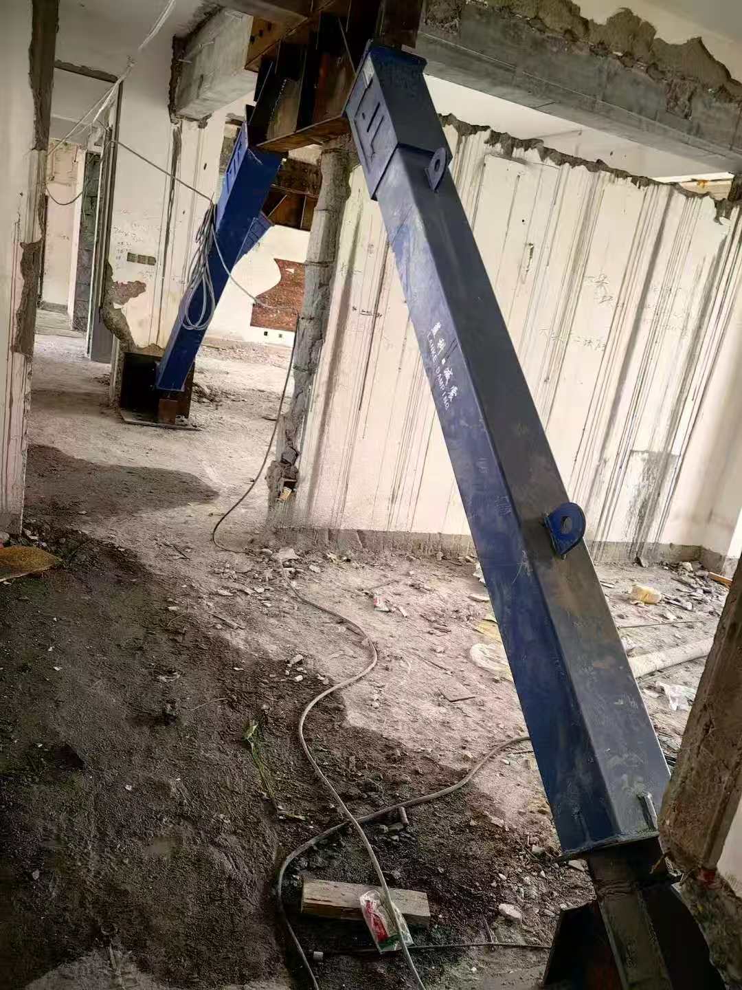 绵阳柱子粘钢加固施工工艺
